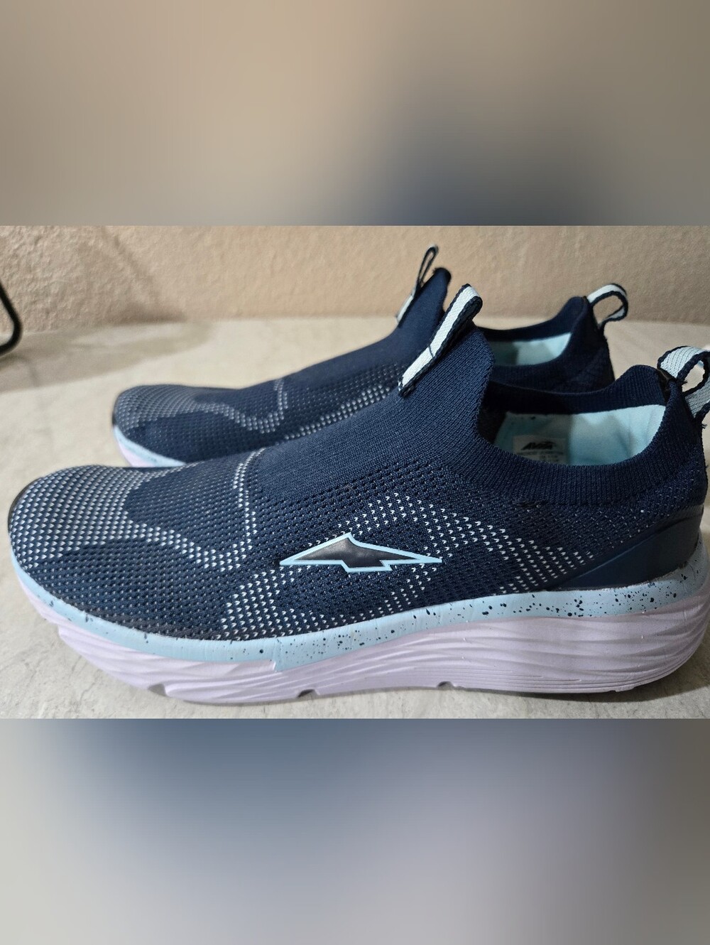 Avia Womens Slip On Sneakers